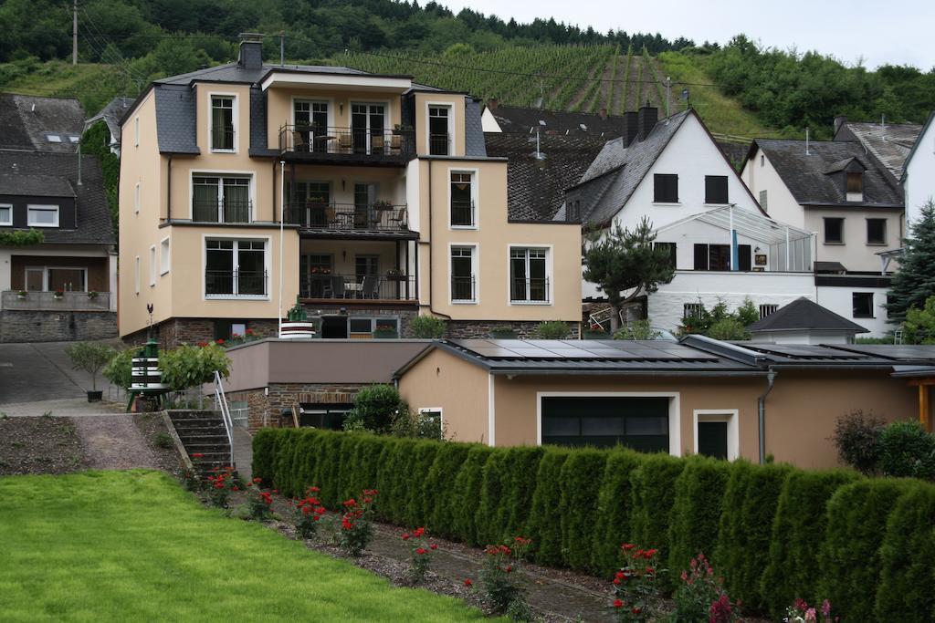 Weingut Goeres Hotell Briedel Exteriör bild