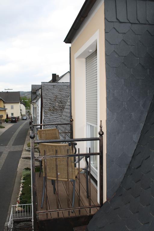 Weingut Goeres Hotell Briedel Rum bild