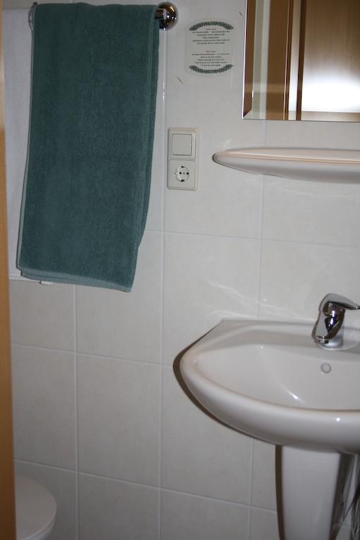 Weingut Goeres Hotell Briedel Exteriör bild
