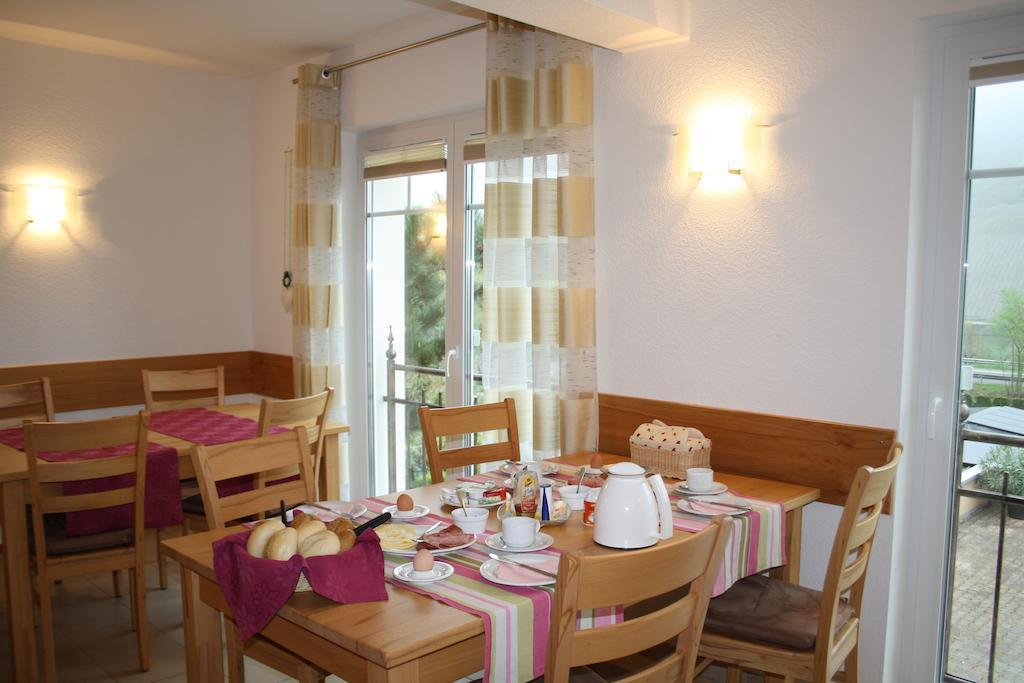 Weingut Goeres Hotell Briedel Exteriör bild
