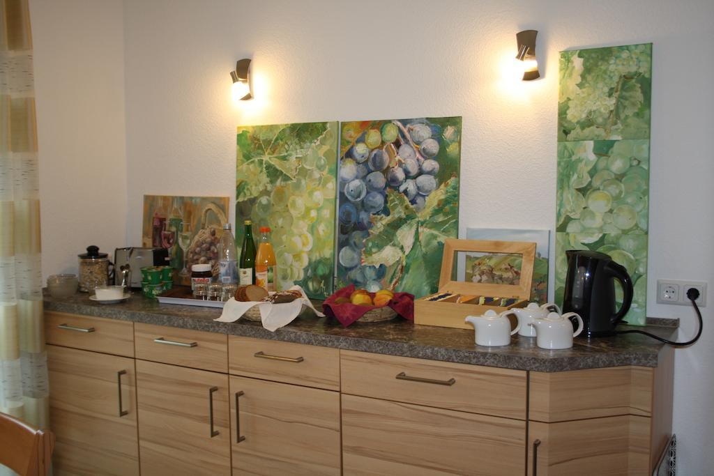 Weingut Goeres Hotell Briedel Exteriör bild