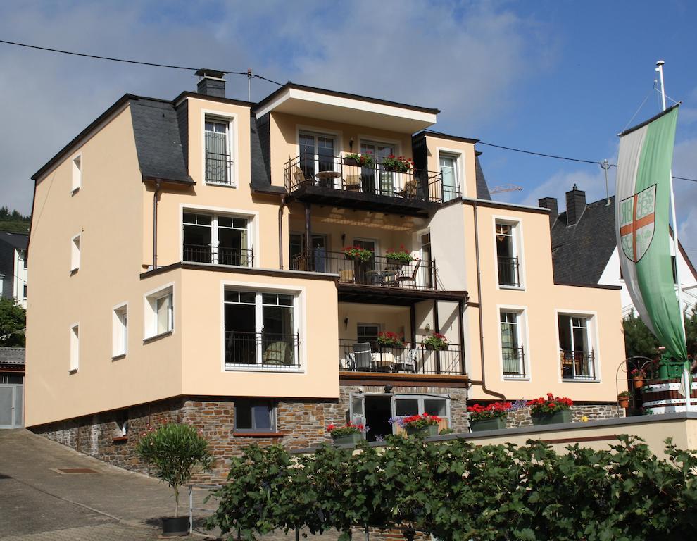 Weingut Goeres Hotell Briedel Exteriör bild