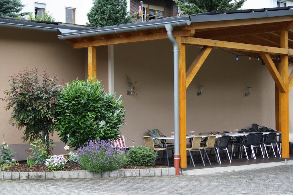 Weingut Goeres Hotell Briedel Rum bild