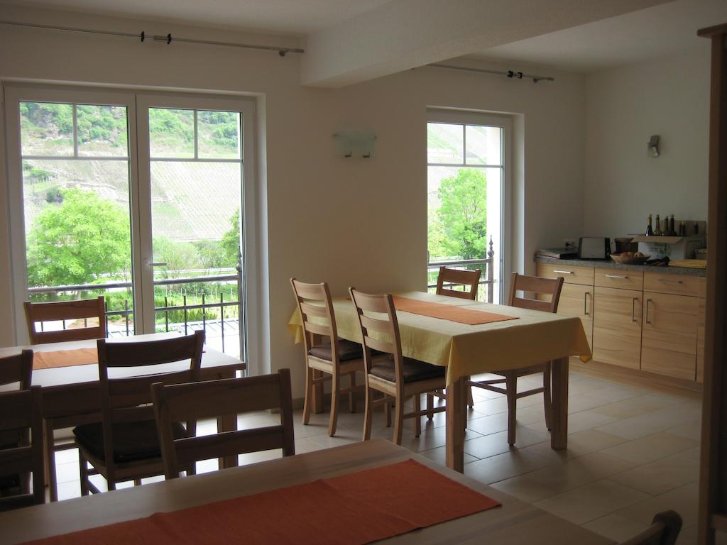 Weingut Goeres Hotell Briedel Exteriör bild