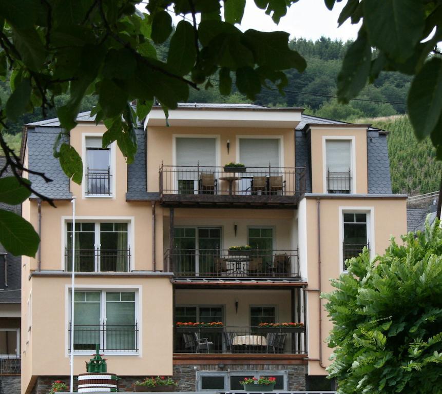 Weingut Goeres Hotell Briedel Exteriör bild