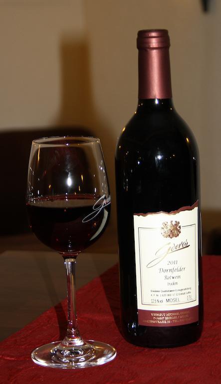 Weingut Goeres Hotell Briedel Rum bild