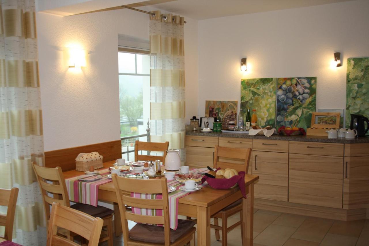 Weingut Goeres Hotell Briedel Exteriör bild